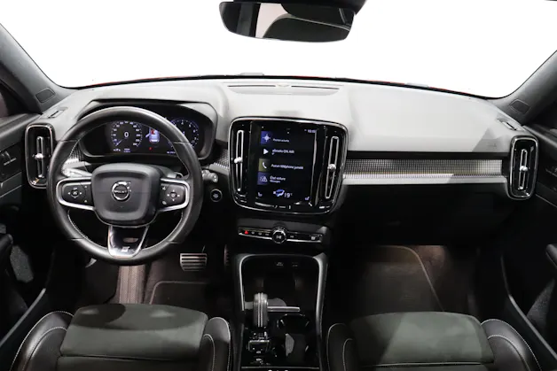 VOLVO XC40 2.0 T5 R-Design AWD