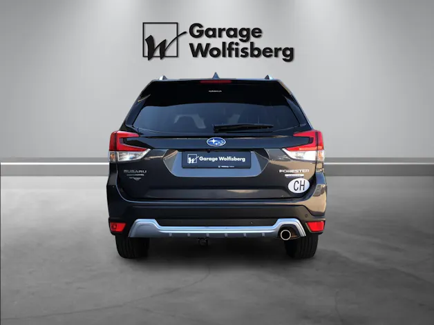 Subaru Forester Station 2.0i e-Boxer Swiss Plus