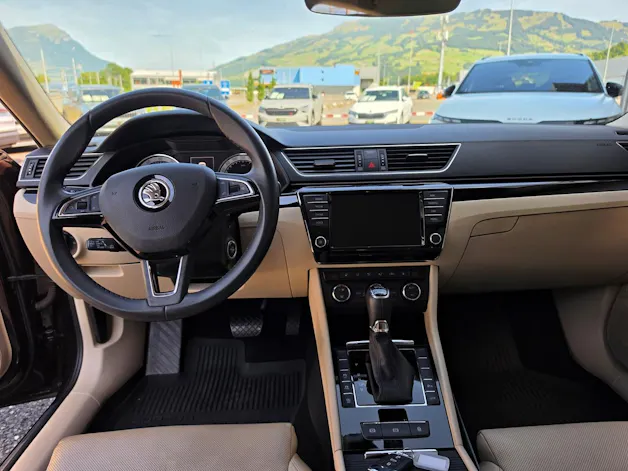 Škoda Superb Combi 2.0 TSI L&K DSG 4x4