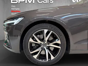 Volvo V60 B5 AWD Benzin Mild Hybrid Plus Dark Geartronic