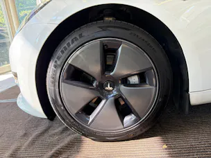 Tesla Model 3 | CH Fahrzeug | Erstbesitz | TOP Gepflegt | Enhanced Autopilot |