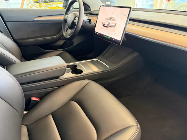 Tesla Model 3 | CH Fahrzeug | Erstbesitz | TOP Gepflegt | Enhanced Autopilot |