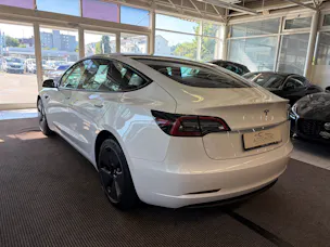 Tesla Model 3 | CH Fahrzeug | Erstbesitz | TOP Gepflegt | Enhanced Autopilot |