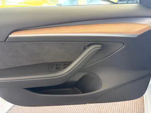 Tesla Model 3 | CH Fahrzeug | Erstbesitz | TOP Gepflegt | Enhanced Autopilot |