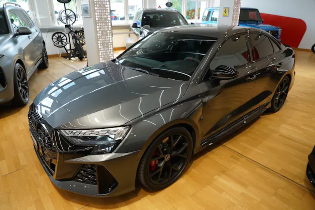 Audi RS3 Limousine 2.5 TSI quattro S-tronic