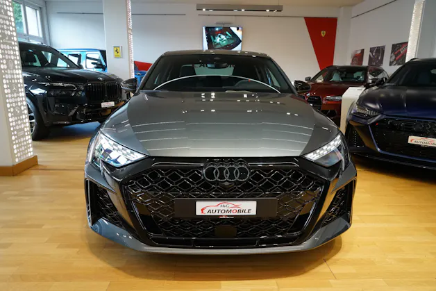 Audi RS3 Limousine 2.5 TSI quattro S-tronic