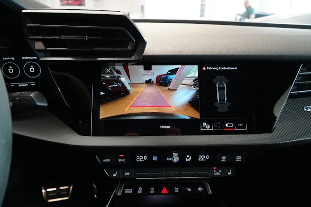 Audi RS3 Limousine 2.5 TSI quattro S-tronic
