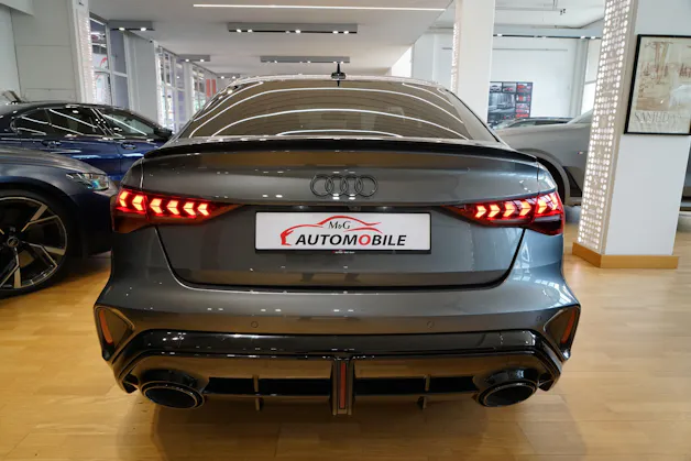 Audi RS3 Limousine 2.5 TSI quattro S-tronic