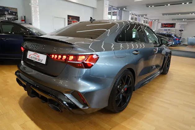 Audi RS3 Limousine 2.5 TSI quattro S-tronic