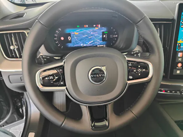 VOLVO XC60 T8 eAWD PluginHybrid Ultra Dark Geartronic