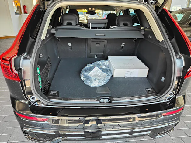 VOLVO XC60 T8 eAWD PluginHybrid Ultra Dark Geartronic