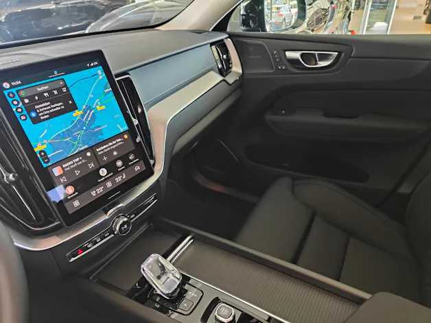 VOLVO XC60 T8 eAWD PluginHybrid Ultra Dark Geartronic