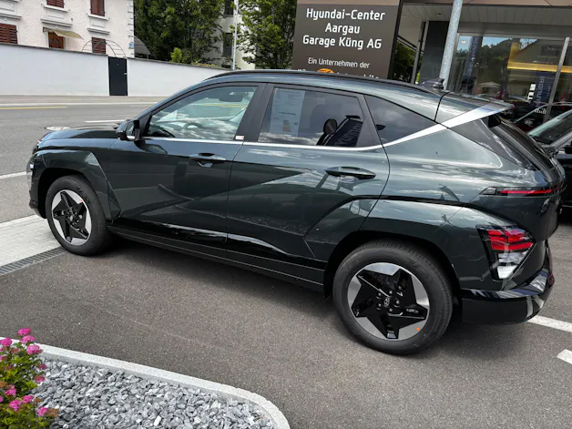 HYUNDAI Kona EV 65.4 kWh Amplia