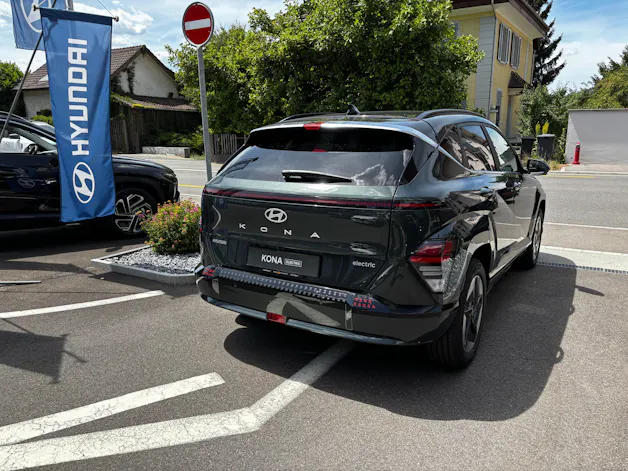 HYUNDAI Kona EV 65.4 kWh Amplia