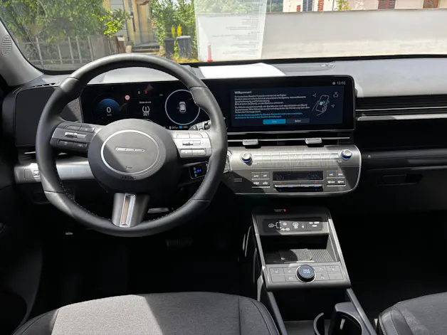 HYUNDAI Kona EV 65.4 kWh Amplia