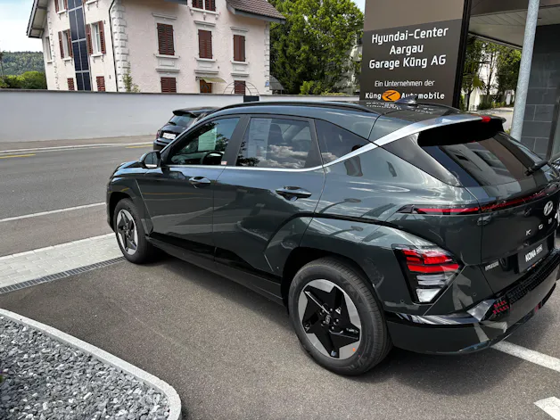 HYUNDAI Kona EV 65.4 kWh Amplia