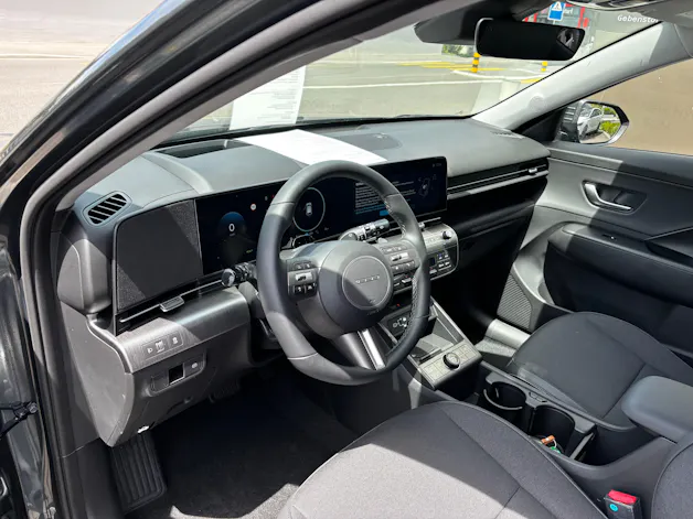 HYUNDAI Kona EV 65.4 kWh Amplia