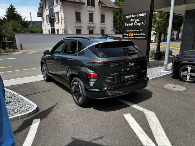 HYUNDAI Kona EV 65.4 kWh Amplia
