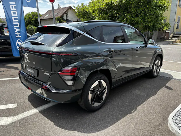 HYUNDAI Kona EV 65.4 kWh Amplia