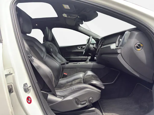 VOLVO XC60 D4 AWD R-Design Geartronic