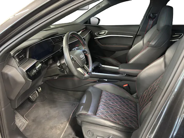 AUDI Q8 55 e-tron Black Edition quattro