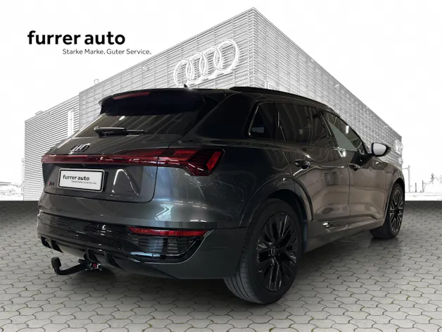 AUDI Q8 55 e-tron Black Edition quattro