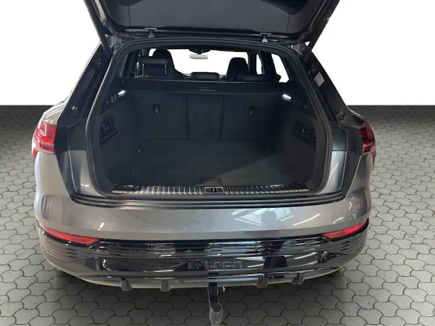 AUDI Q8 55 e-tron Black Edition quattro