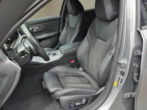 BMW 330e x DriveTouring Steptronic M Sport Pro