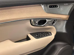 Volvo XC90 T8 eAWD PluginHybrid Ultra Dark Geartronic