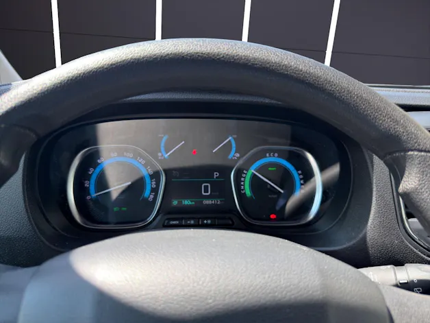 PEUGEOT Expert 50 KWh Pro standard