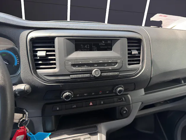 PEUGEOT Expert 50 KWh Pro standard