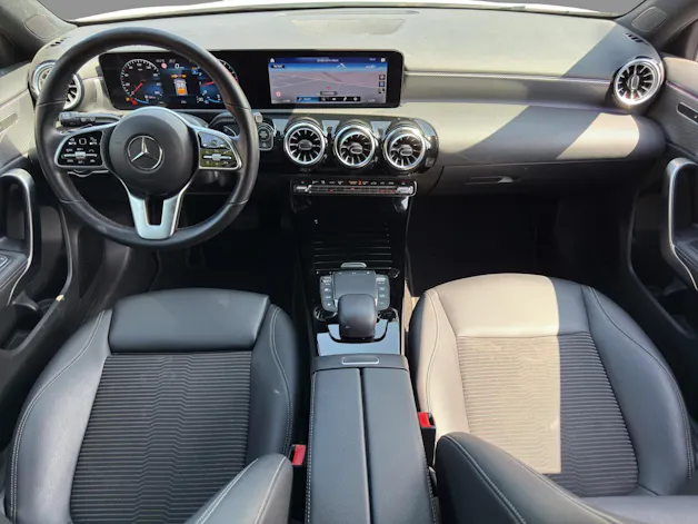 MERCEDES-BENZ A 180 Night Star 7G-DCT