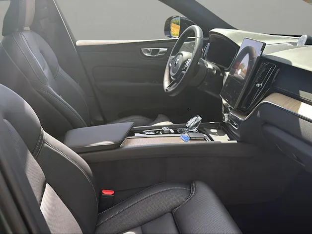 Volvo XC60 T8 eAWD PluginHybrid Ultra Dark Geartronic