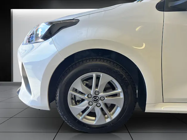Mazda 2 Hybrid Centre-line