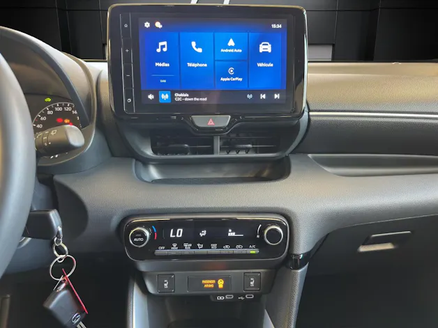 Mazda 2 Hybrid Centre-line