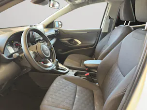 Mazda 2 Hybrid Centre-line