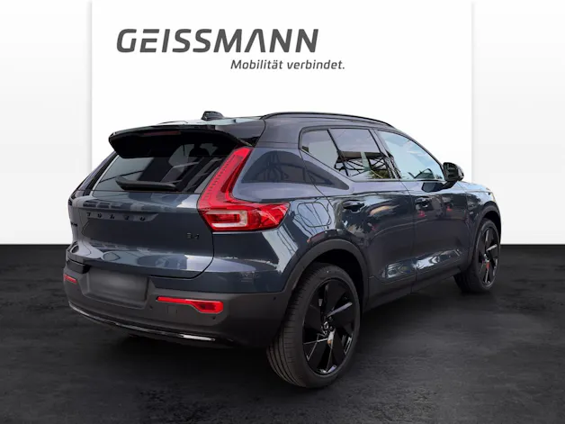 VOLVO XC40 2.0 B4 MH Black Edition