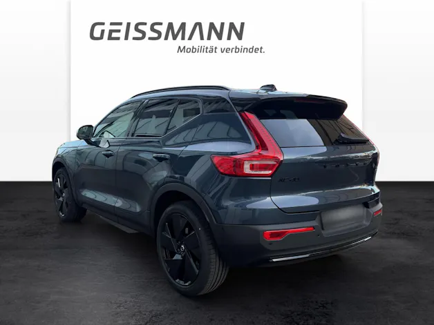 VOLVO XC40 2.0 B4 MH Black Edition