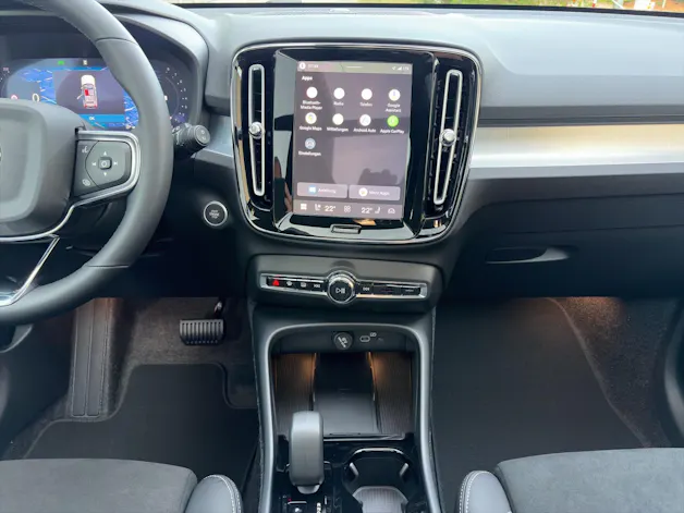 VOLVO XC40 2.0 B4 MH Black Edition