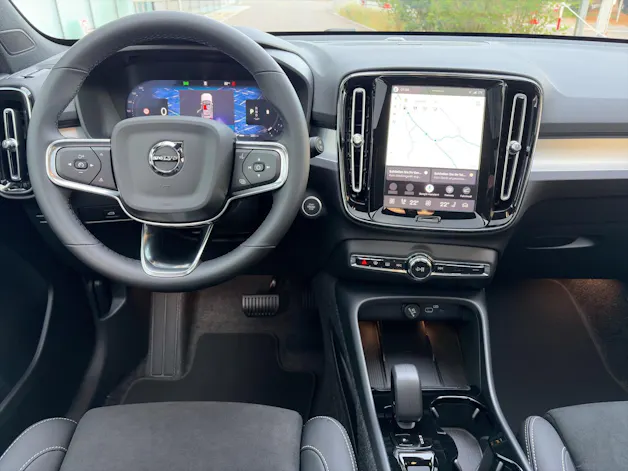 VOLVO XC40 2.0 B4 MH Black Edition