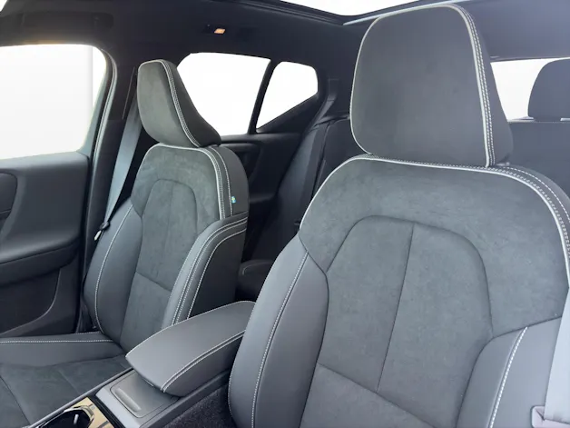 VOLVO XC40 2.0 B4 MH Black Edition