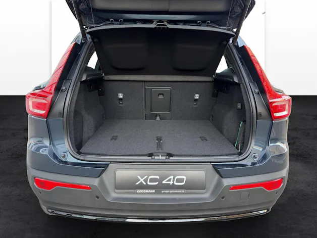 VOLVO XC40 2.0 B4 MH Black Edition