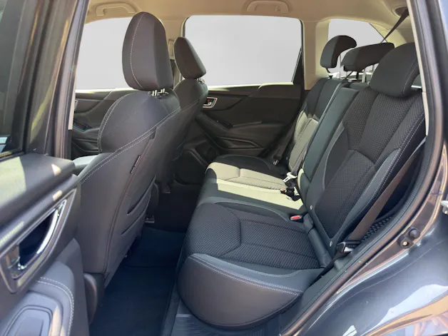 Subaru Forester Station 2.0i e-Boxer Swiss Plus