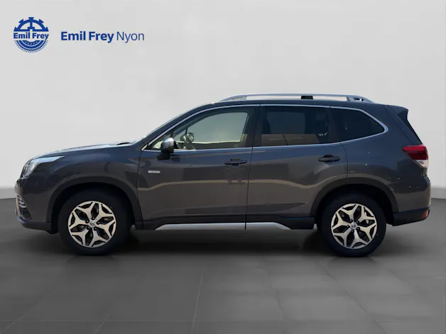 Subaru Forester Station 2.0i e-Boxer Swiss Plus