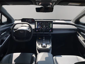 https://vehicle.imgix.net/4383750/2f728e5a-5c9e-476d-ac7d-86000015e3f8.jpg