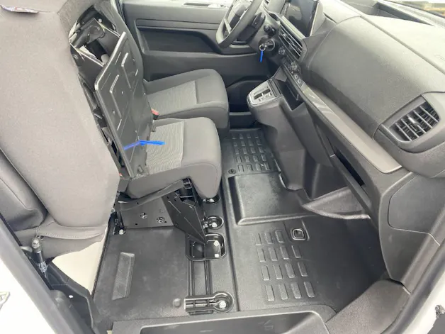 Peugeot e-Expert Kaw. Standard 50 kWh 136 PS