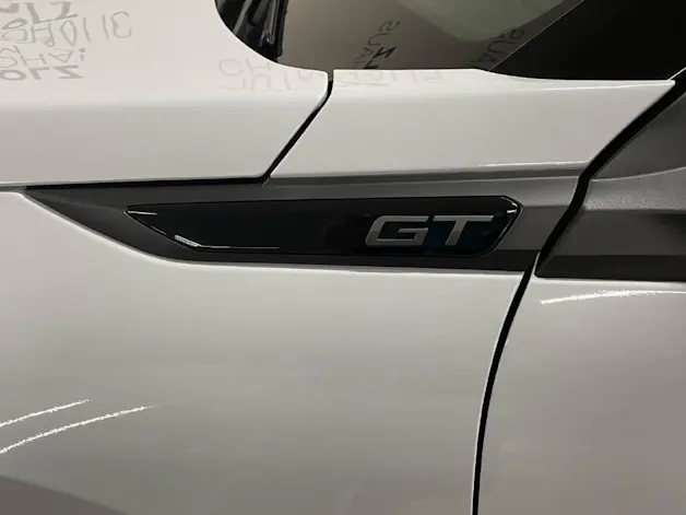 Peugeot 2008 1.2 Hybrid 145 GT