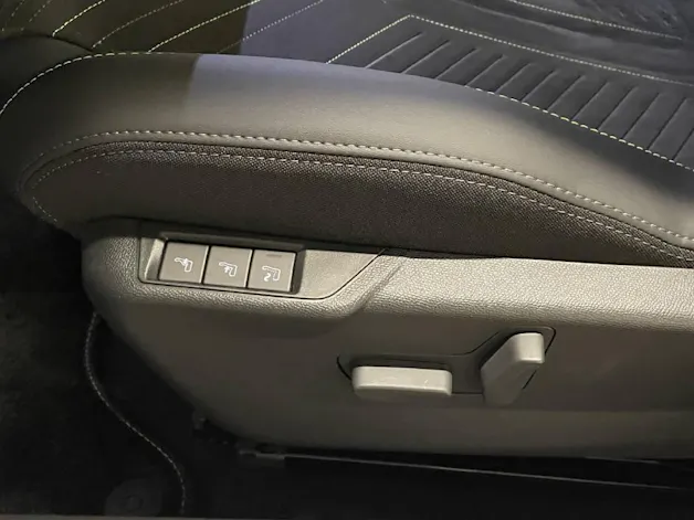 Peugeot 2008 1.2 Hybrid 145 GT