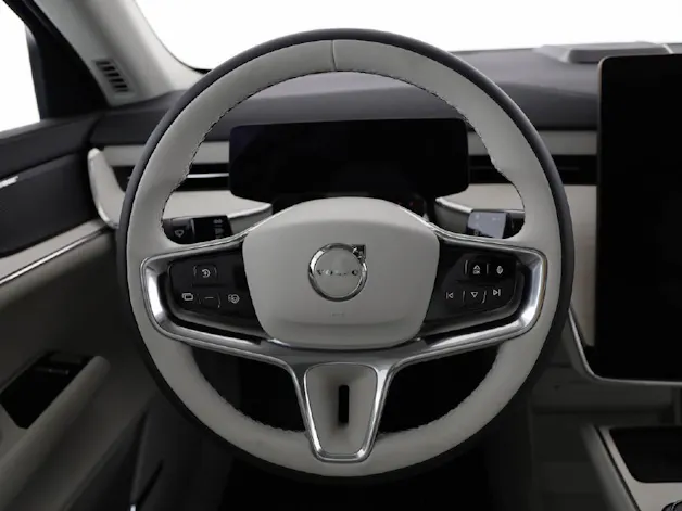 Volvo EX90 Twin Plus AWD / 800V