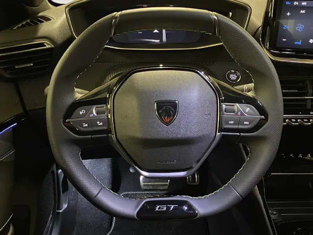 Peugeot 208 1.2 Hybrid 145 GT
